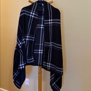 Cuddl Duds Black and White Plaid Fleece Cape